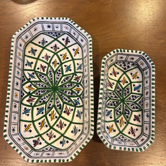 Other - A set of 2 ceramic serving dishes